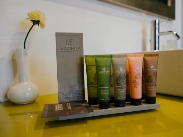 Rodos Niohori Elite Suites Boutique Hotel : photo 10 de la chambre suite junior (1-3 adultes) avec terrasse privée