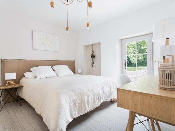 Le moulin des Sens - SPA-SAUNA : photo 3 de la chambre chambre double avec terrasse