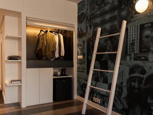 Sixties Ramblas : photo 7 de la chambre chambre double ou lits jumeaux supérieure avec balcon