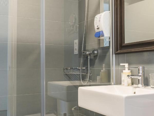 BYPILLOW Velázquez 45 : photo 1 de la chambre chambre triple