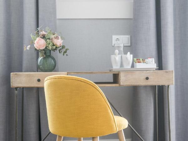 BYPILLOW Velázquez 45 : photo 2 de la chambre chambre double avec balcon