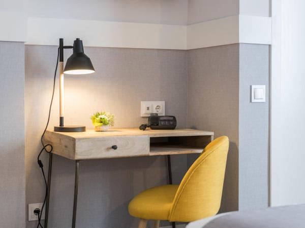 BYPILLOW Velázquez 45 : photo 4 de la chambre chambre double