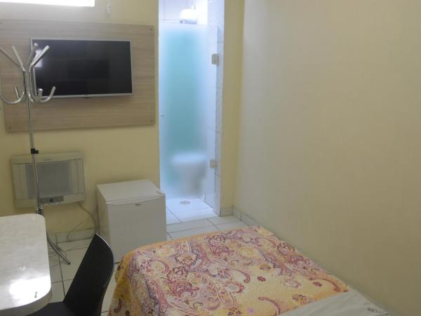 Hotel Calstar : photo 2 de la chambre petite chambre - lit simple