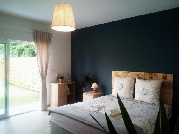 Hôtes de Libourne : photo 4 de la chambre chambre double - vue sur jardin