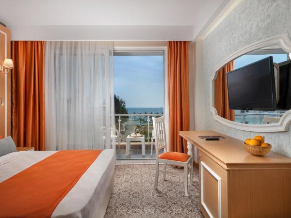 Golden Orange Hotel : photo 7 de la chambre chambre panoramique - vue sur mer