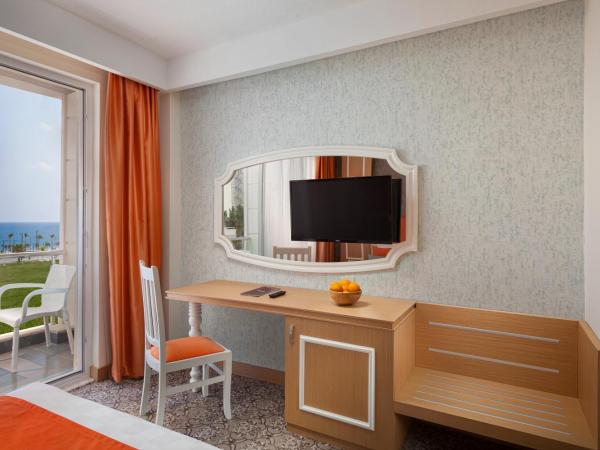 Golden Orange Hotel : photo 6 de la chambre chambre panoramique - vue sur mer