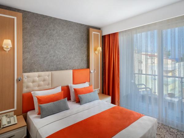 Golden Orange Hotel : photo 1 de la chambre chambre panoramique - vue sur mer