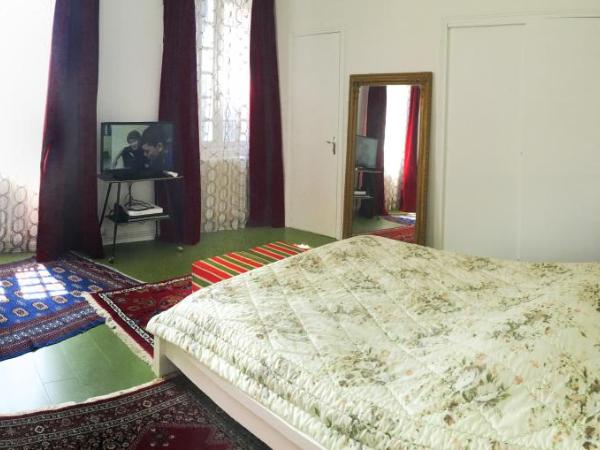 46FM : Montauban Guest House : photo 5 de la chambre chambre double avec salle de bains privative