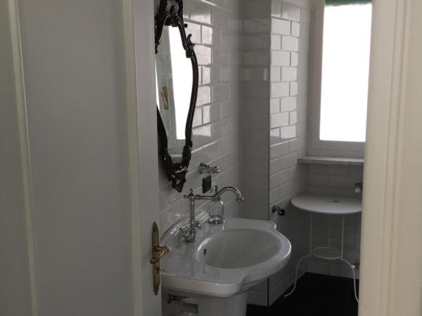 Beaucoeur : photo 4 de la chambre chambre double avec salle de bains commune