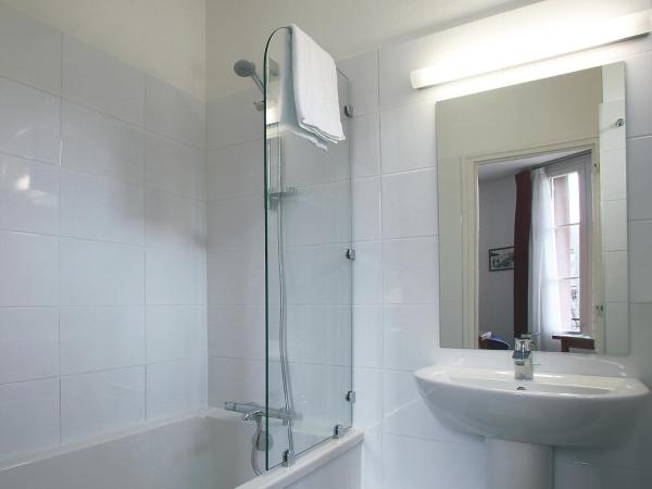 The Originals City, Hôtel Ker Izel, Saint-Brieuc : photo 4 de la chambre chambre lit queen-size 