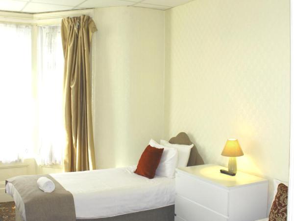 Calypso hotel Blackpool : photo 6 de la chambre chambre lits jumeaux