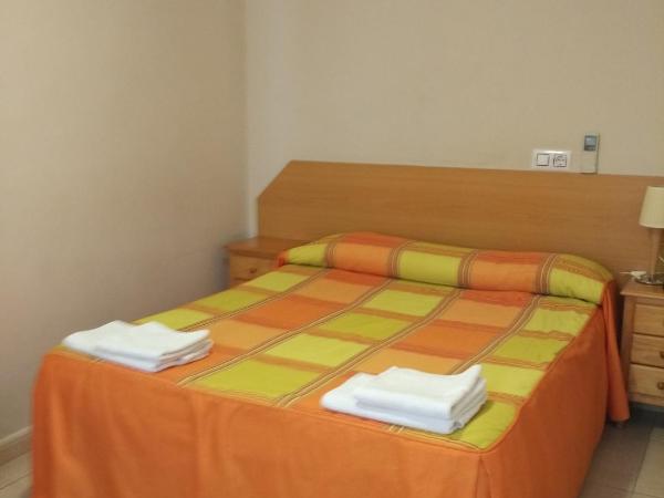 Pension Dominguez : photo 5 de la chambre chambre simple avec salle de bains