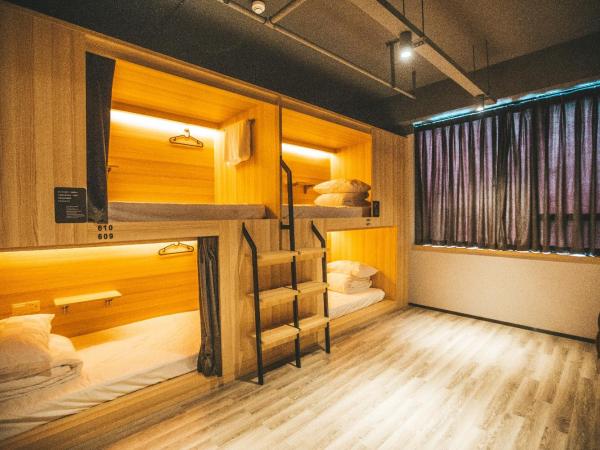 Chengdu Desti Youth Park Hostel Chunxi Road : photo 2 de la chambre lit dans dortoir pour hommes de 4 lits