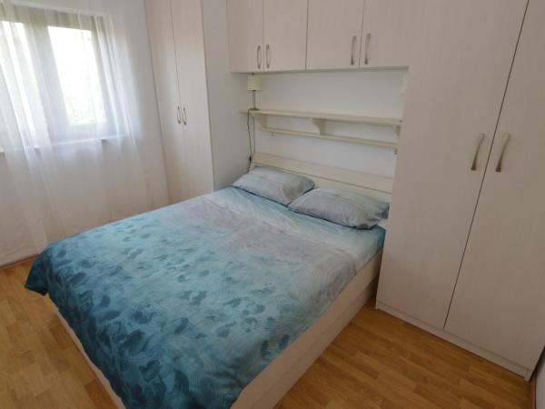 Apartments Vlado i Marino : photo 7 de la chambre appartement avec balcon