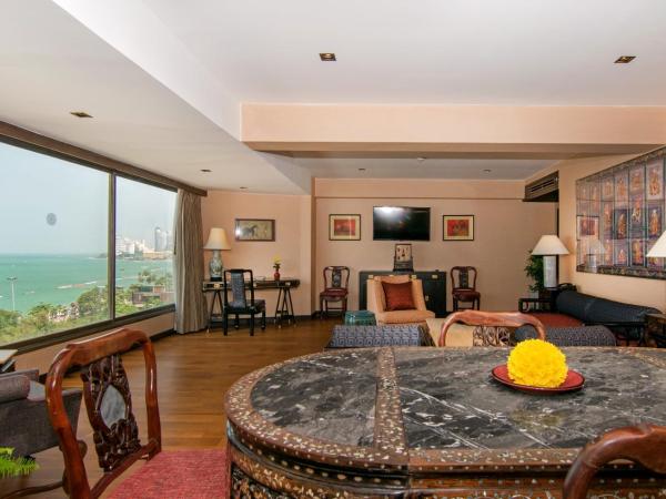 The Bayview Hotel Pattaya : photo 10 de la chambre suite deluxe