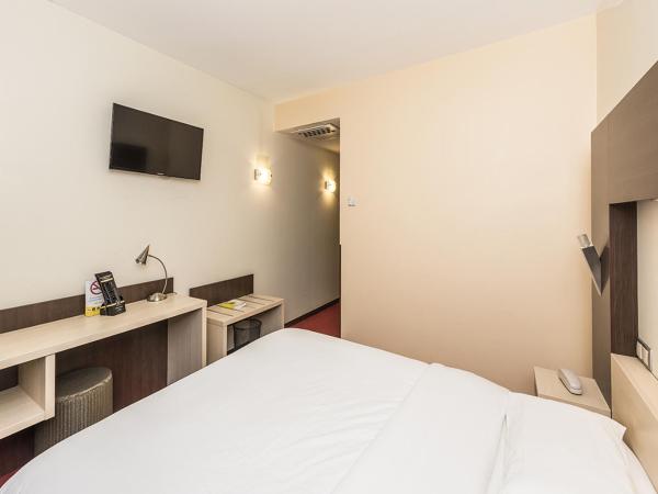 Hostellerie Saint Vincent Beauvais Aeroport : photo 4 de la chambre chambre double supérieure