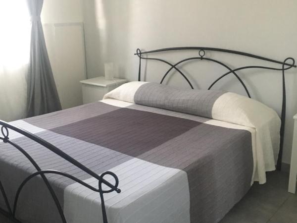 Aeroporto Bellini Rooms : photo 4 de la chambre chambre double avec salle de bains privative