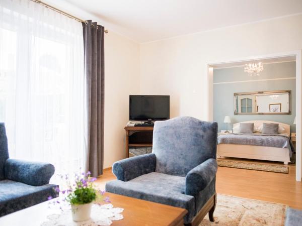 Hotel Renusz : photo 3 de la chambre appartement