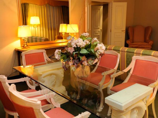 Tower Genova Airport - Hotel & Conference Center : photo 1 de la chambre suite deluxe avec baignoire spa