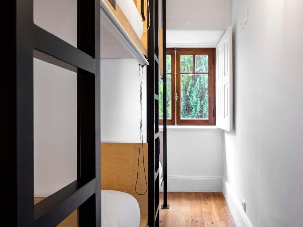 Penedo da Saudade Suites & Hostel : photo 2 de la chambre chambre familiale