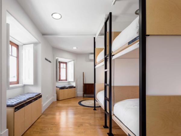 Penedo da Saudade Suites & Hostel : photo 2 de la chambre chambre familiale