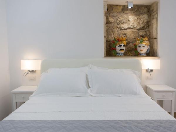 Vento di Sicilia : photo 6 de la chambre chambre lit king-size avec balcon