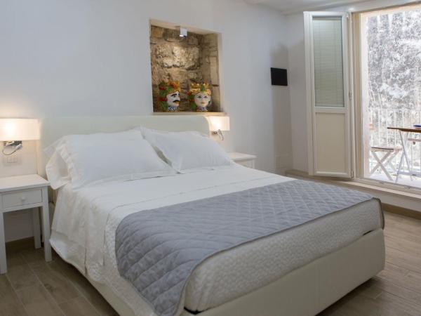 Vento di Sicilia : photo 7 de la chambre chambre lit king-size avec balcon