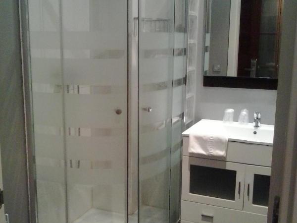 Hostal San Sebastian Centro : photo 1 de la chambre chambre lits jumeaux