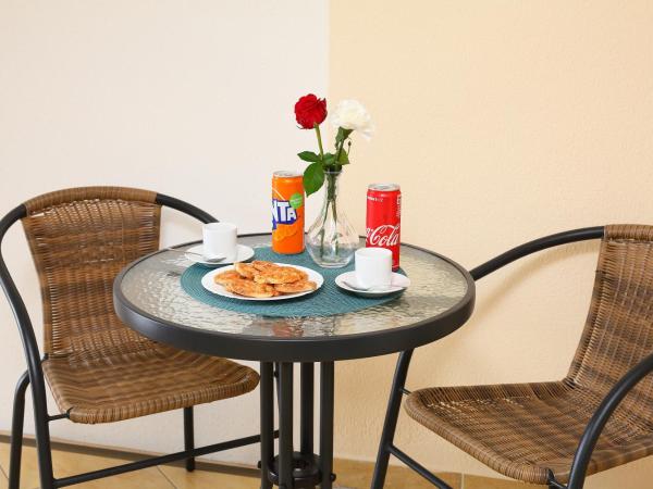 Balkon Apartmanház Panzió : photo 4 de la chambre appartement 2 chambres