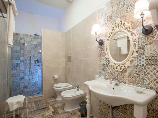 Pontenuovo Bed : photo 8 de la chambre chambre double avec salle de bains privative