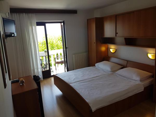 Guest House Katarina : photo 10 de la chambre chambre double