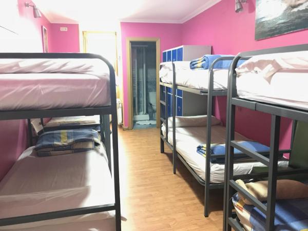 RC Miguel Angel : photo 5 de la chambre lit dans dortoir de 8 lits avec salle de bains privative