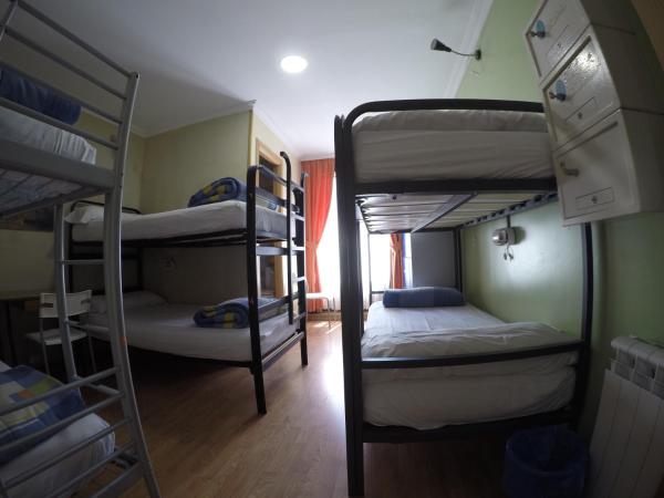RC Miguel Angel : photo 5 de la chambre lit dans dortoir de 6 lits avec salle de bains privative 