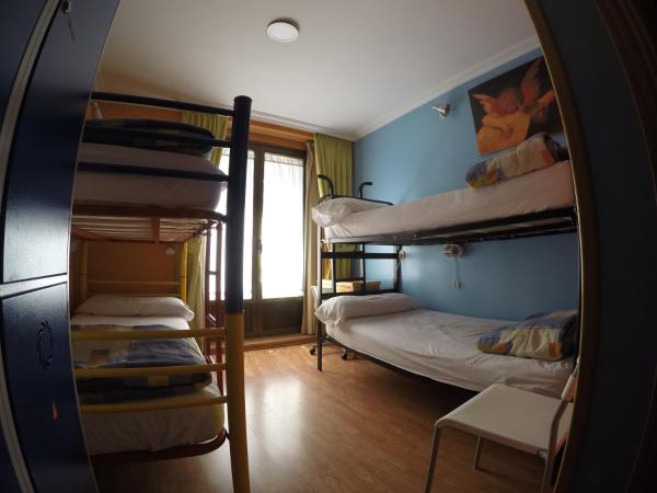 RC Miguel Angel : photo 5 de la chambre lit dans dortoir de 4 lits avec salle de bains privative