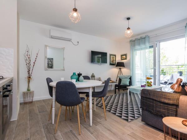 Apartments Marta 1 : photo 2 de la chambre appartement - vue sur jardin