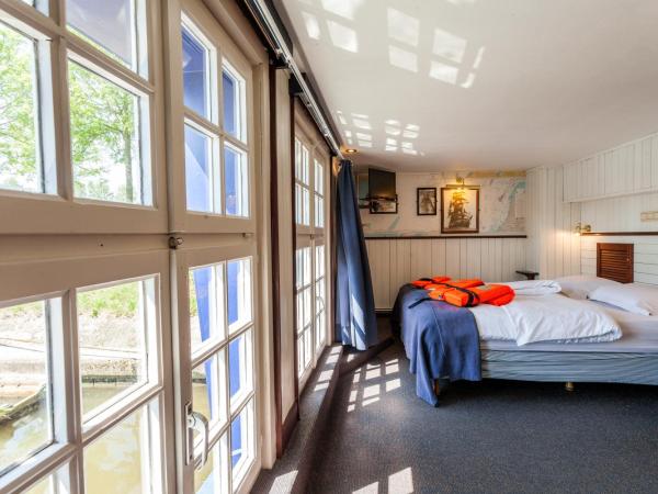 Boat Hotel De Barge : photo 3 de la chambre cabine d'officier