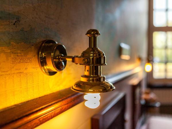 Boat Hotel De Barge : photo 4 de la chambre cabine croisière - vue sur jardin