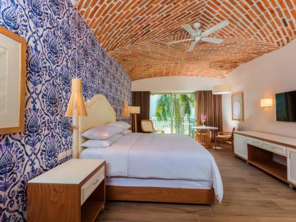 The Hacienda at Krystal Grand Puerto Vallarta- All Inclusive : photo 1 de la chambre suite junior