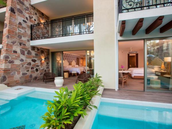 The Hacienda at Krystal Grand Puerto Vallarta- All Inclusive : photo 1 de la chambre suite avec piscine privée