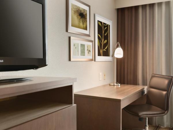 Country Inn & Suites by Radisson, Indianapolis Airport South, IN : photo 3 de la chambre studio lit king-size avec canapé-lit