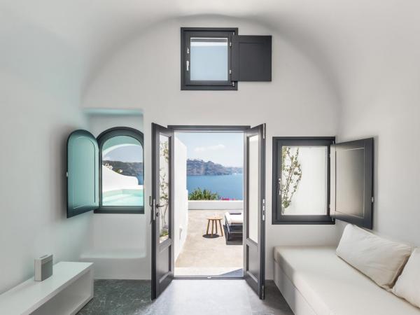 Chelidonia Luxury Suites : photo 4 de la chambre suite lune de miel avec bassin profond - vue sur caldera