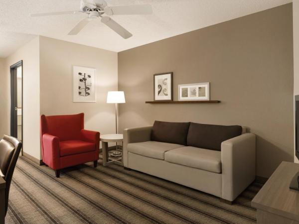 Country Inn & Suites by Radisson, Indianapolis Airport South, IN : photo 3 de la chambre suite 1 chambre lit king-size avec canapé-lit - non-fumeurs