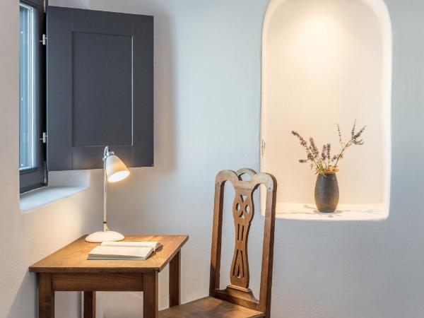 Chelidonia Luxury Suites : photo 8 de la chambre suite Élégante avec petite piscine - vue sur caldeira