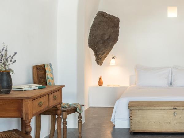 Chelidonia Luxury Suites : photo 6 de la chambre suite Élégante avec petite piscine - vue sur caldeira