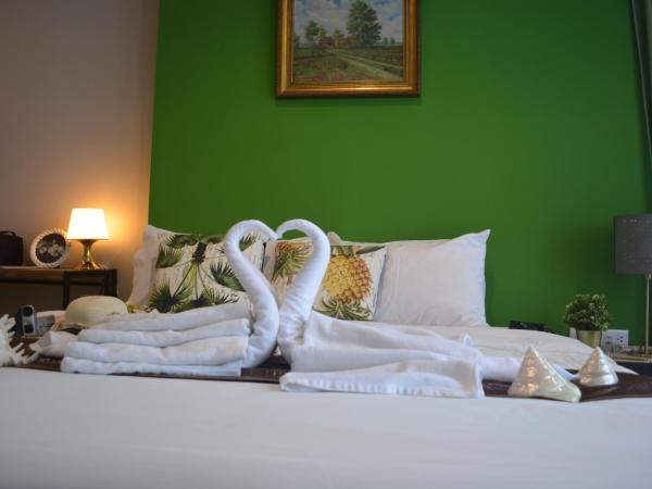 Pace Residence Pattaya : photo 3 de la chambre suite avec jacuzzi
