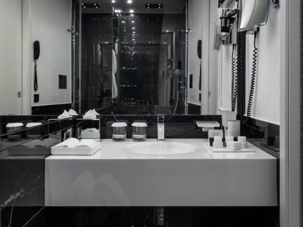 LHP Hotel River & SPA : photo 6 de la chambre suite deluxe avec accès au spa - vue sur arno