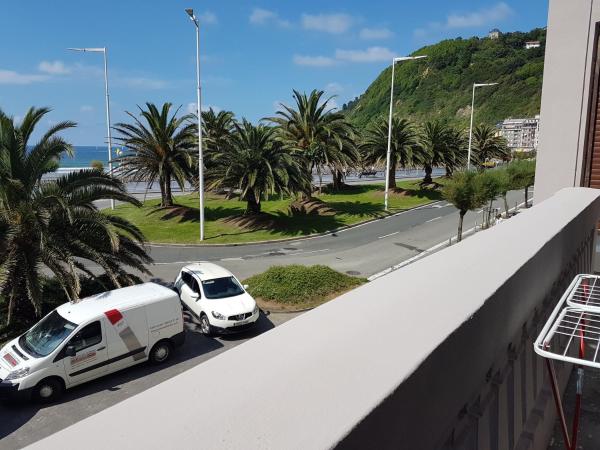 Pensión Tu Hogar : photo 4 de la chambre chambre simple - vue sur mer - salle de bains commune