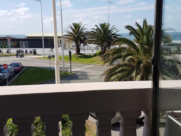 Pensión Tu Hogar : photo 9 de la chambre chambre lits jumeaux avec salle de bains commune – vue sur mer