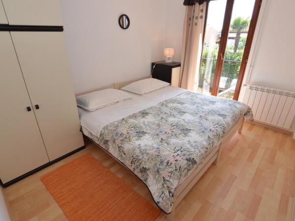 Apartments Mariza : photo 1 de la chambre appartement avec balcon