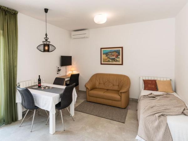 Apartments Medora : photo 5 de la chambre appartement avec balcon